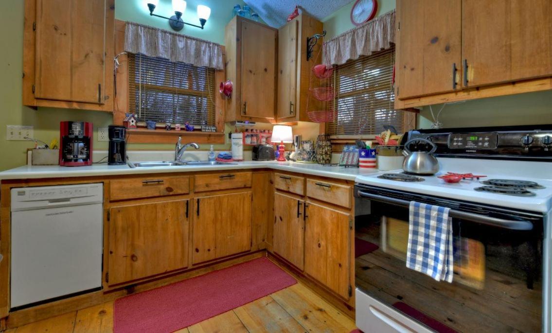 American Dream Americana Decor Close To Downtown Blue Ridge Extérieur photo