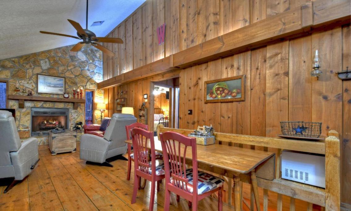 American Dream Americana Decor Close To Downtown Blue Ridge Extérieur photo