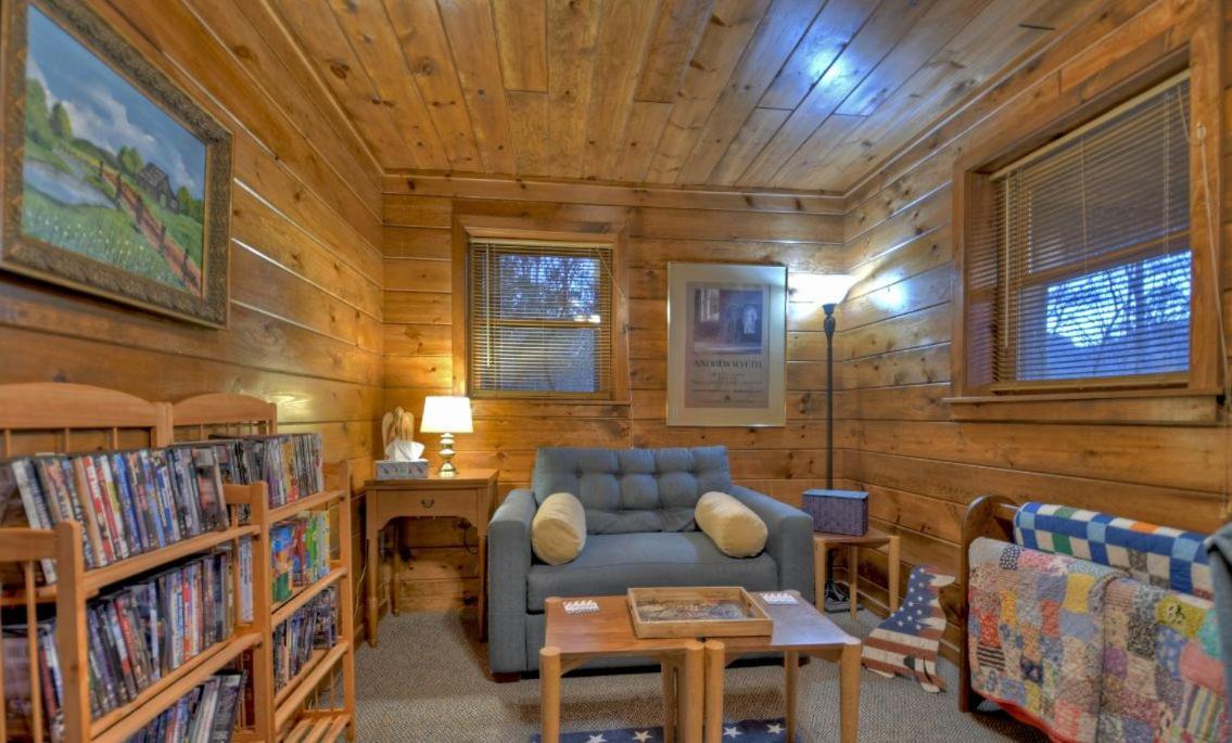 American Dream Americana Decor Close To Downtown Blue Ridge Extérieur photo